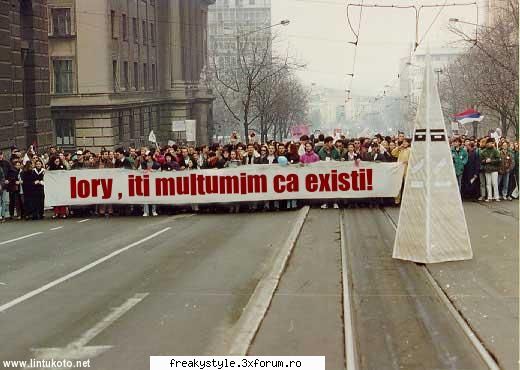 POZE - Lumea ma iubeste...kumni nu intru pe mess k e - Oamenii de pe forum